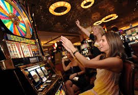 Meja Teen Patti langsung dengan dealer profesional di platform kartu bet88